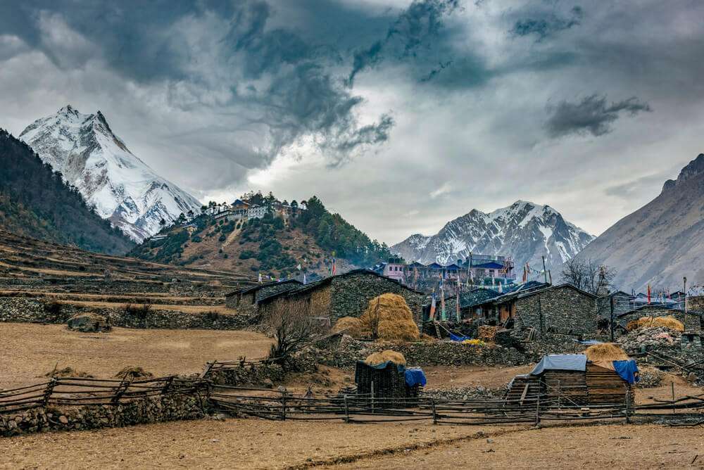Trek from Jagat to Deng