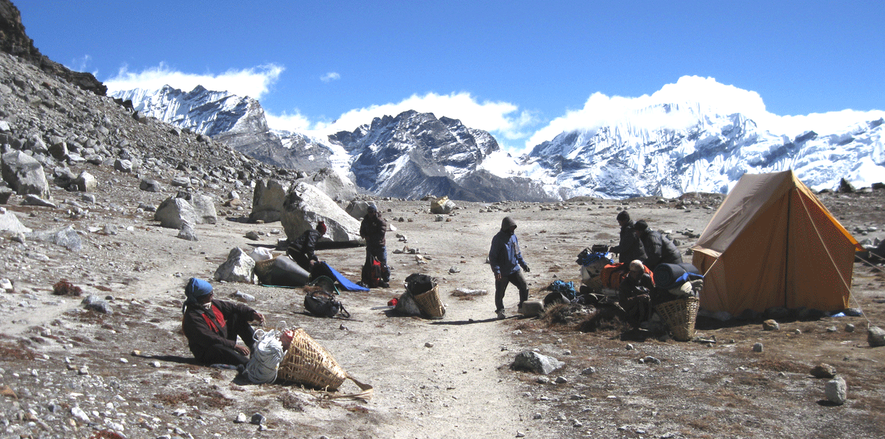 Cross Mera La (5,415m) – Trek to Kongma Dingma (4,900m)