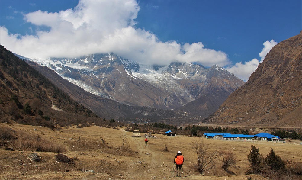 Trek from Sama Gaun to Namrung (2,670m)