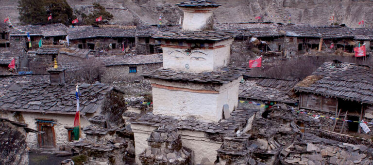 Trek from Sama Gaun to Namrung (2,670m)