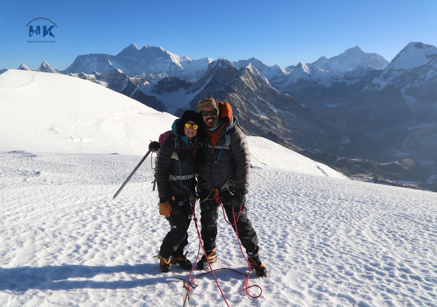 climbers-on-mera-peak-summit