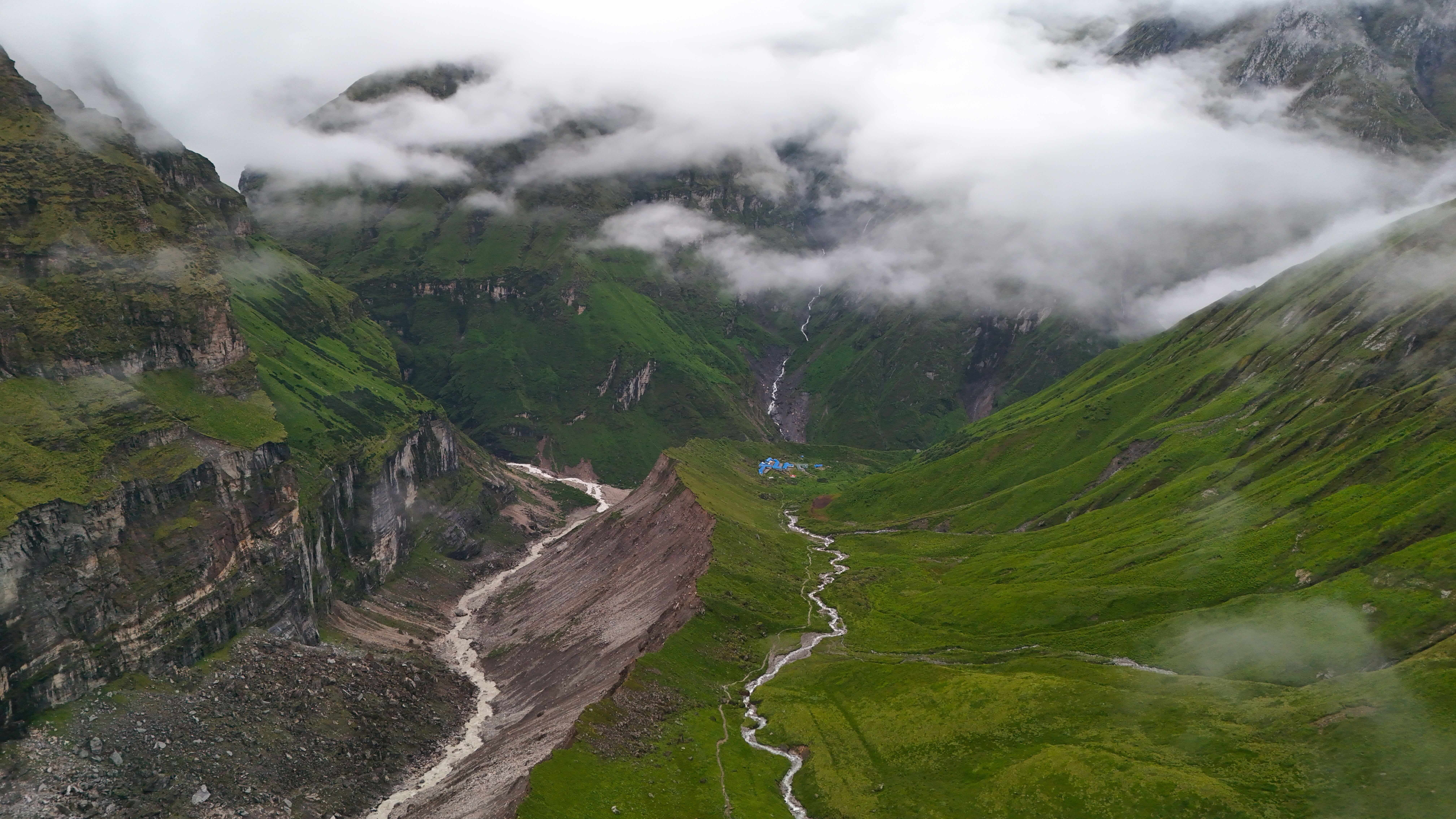 Everest Base Camp vs Annapurna Base Camp Difficulty Comparison Guide
